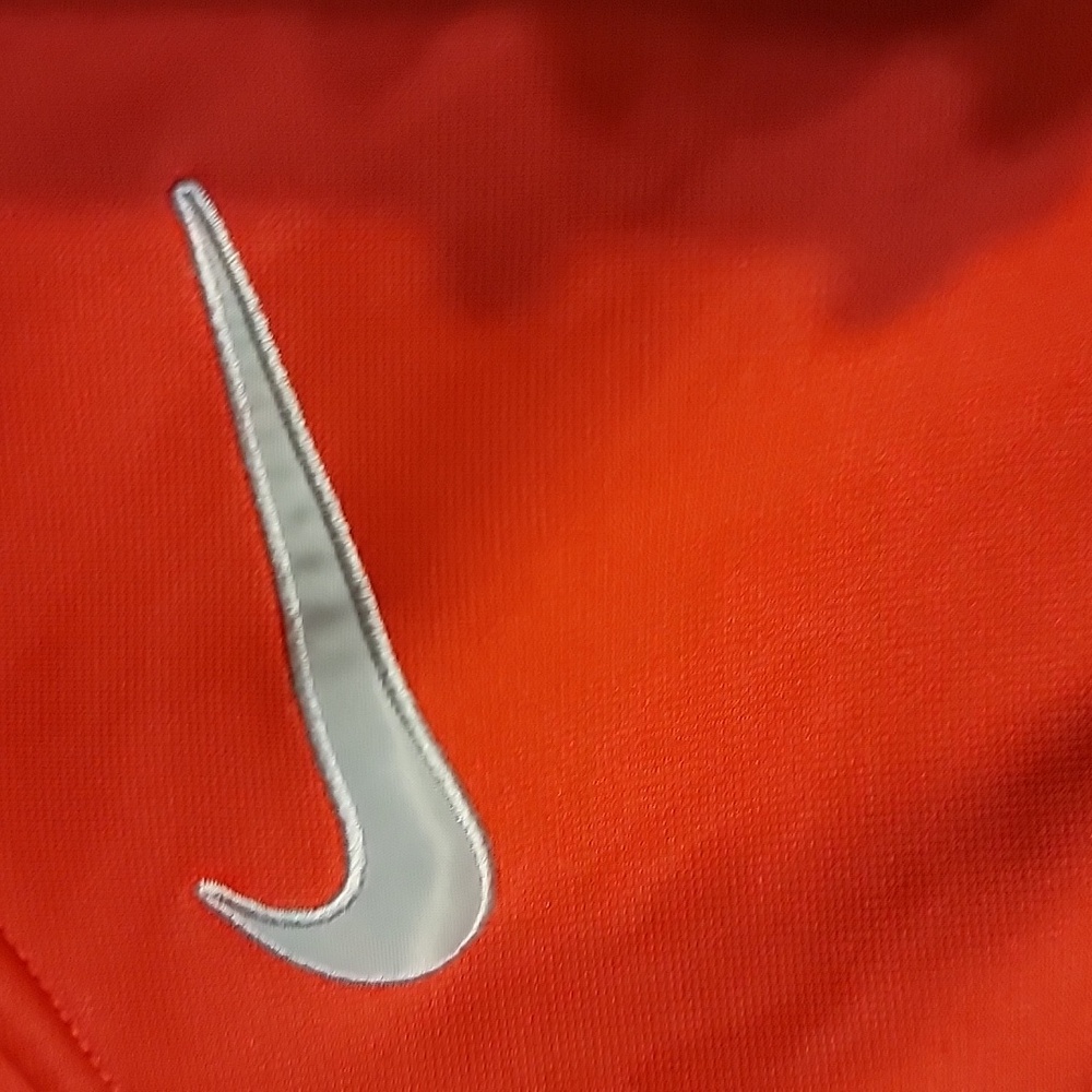 Nike Therma Fit Red Hoodie Size M - Picture 2 of 4